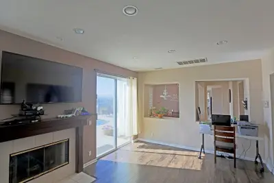 The Last House | Los Angeles Men's Sober Living Program thumbnail 5