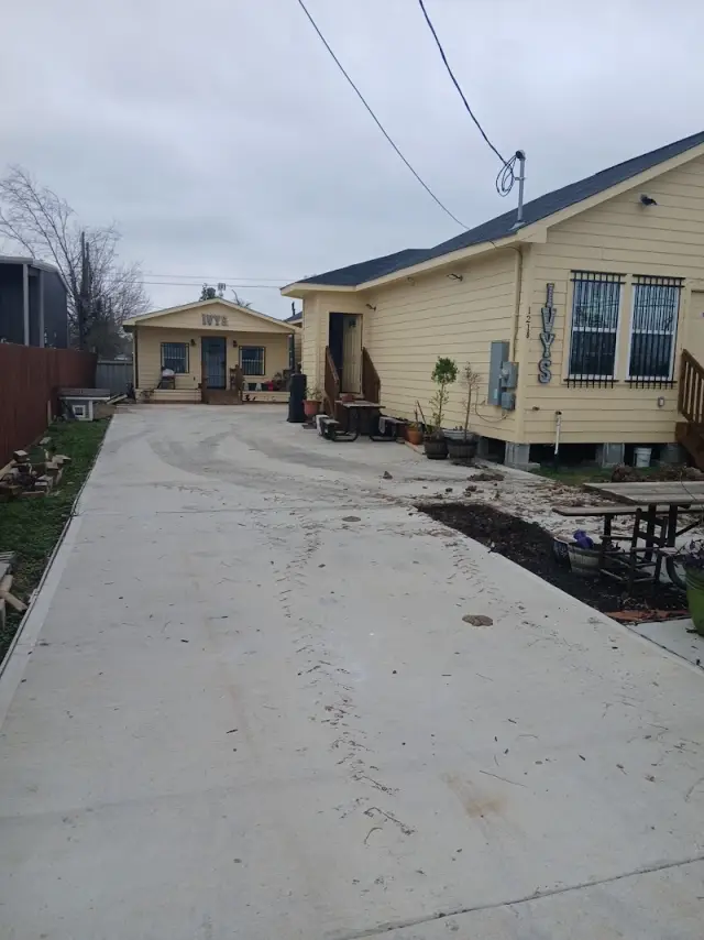 Ivy'S Transitional Housing for God's People — photo 1