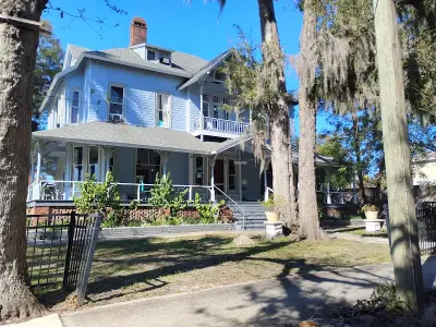 Alco Halfway House listing photo