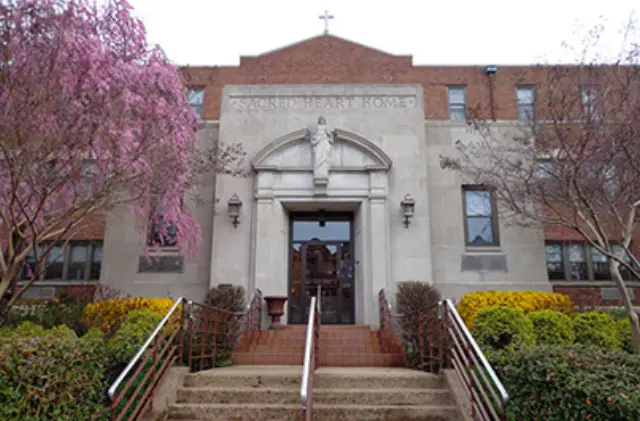 Sacred Heart Free Home — photo 1