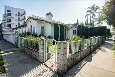La Peer House Sober Living thumbnail 2