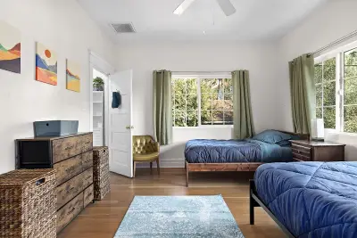 Hilltop House Sober Living thumbnail 3