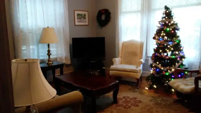Amethyst House — photo 1