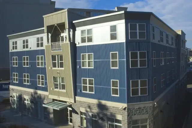 DESC's 1811 Eastlake — photo 1