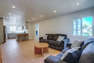 Bridges Recovery Sober Living Apartment Homes Los Angeles thumbnail 2